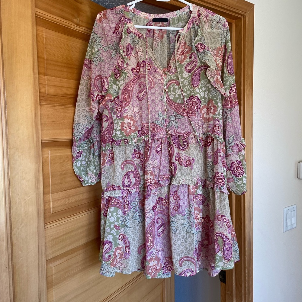 Sold out online! Vici medium PAISLEY
METALLIC TIERED babydoll dress